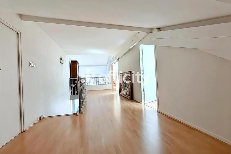Appartement - 166 m² - 5 pièces