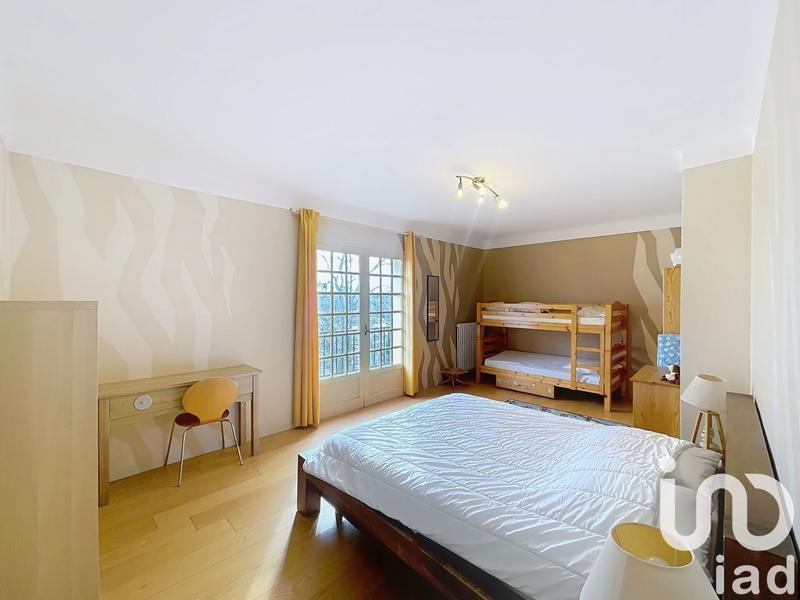 Maison - 288 m² - 11 pièces