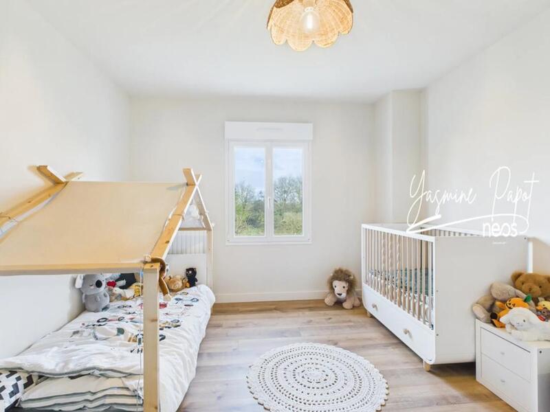 Maison - 220 m² - 8 pièces