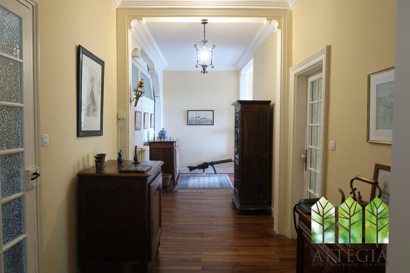 Château - 495 m² - 20 pièces