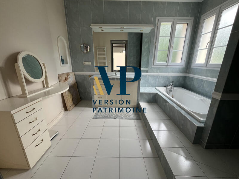 Maison - 170 m² - 4 pièces