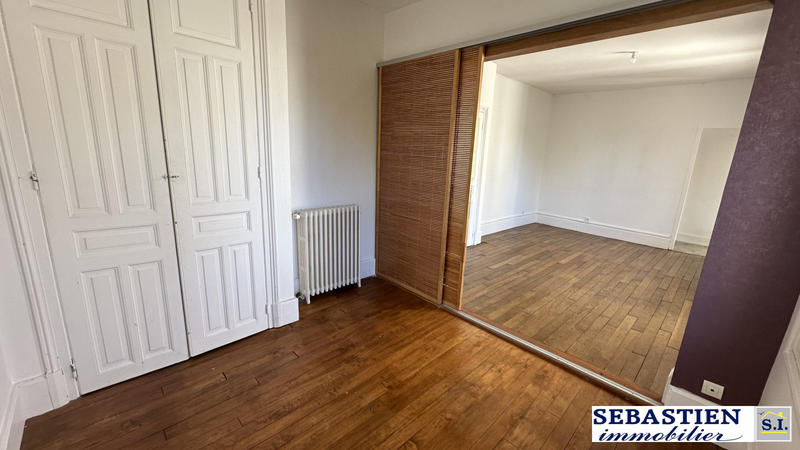 Maison - 122 m² - 8 pièces