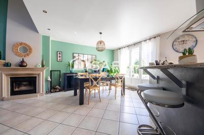 Maison - 161 m² - 6 pièces