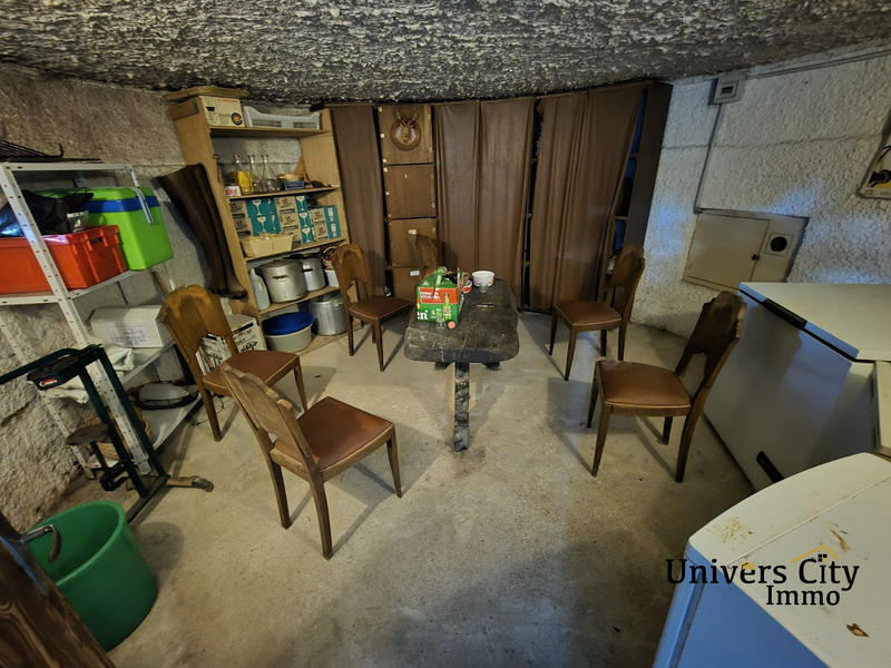 Maison traditionnelle - 193 m² - 7 pièces