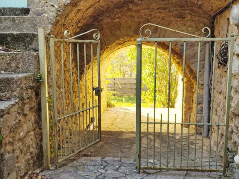 Maison en pierre - 136 m² - 8 pièces