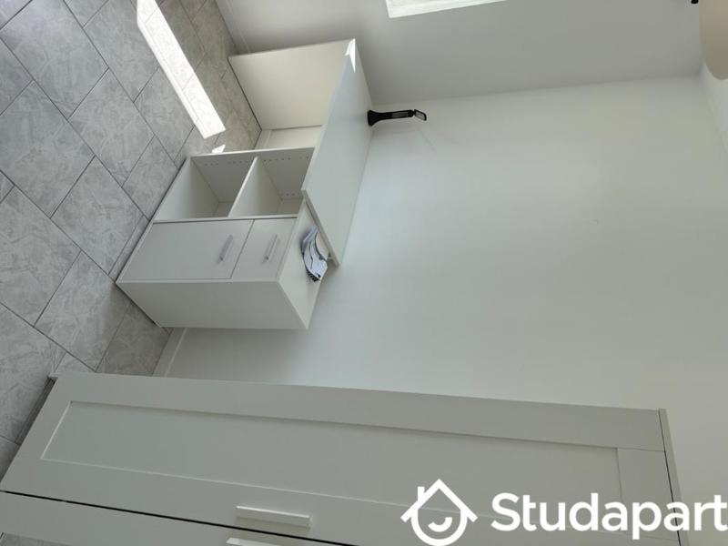 Chambre - 9 m² - 1 pièce