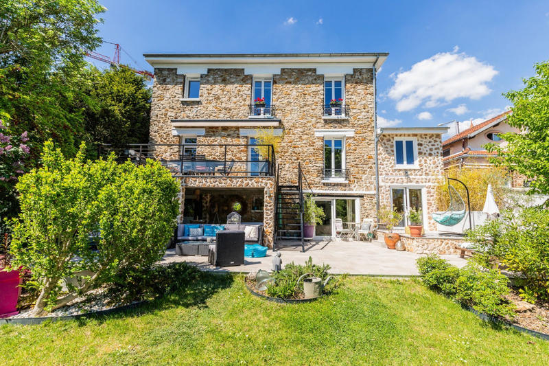 Maison - 121 m² - 6 pièces