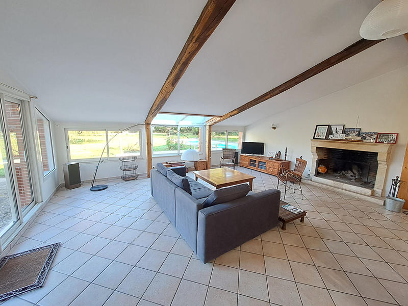 Maison - 244 m² - 6 pièces