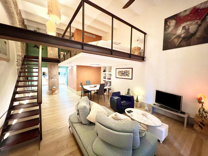 Loft - 83 m² - 3 pièces