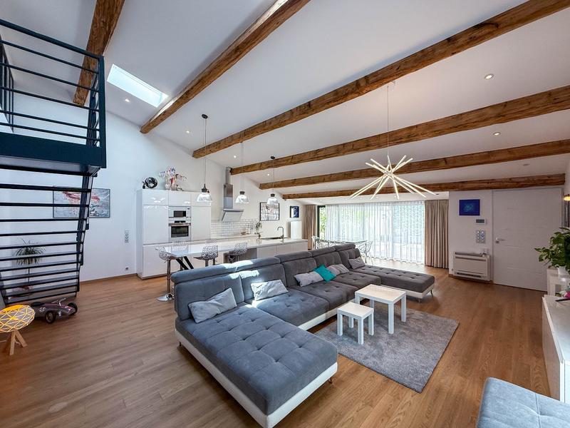 Maison - 189 m² - 7 pièces