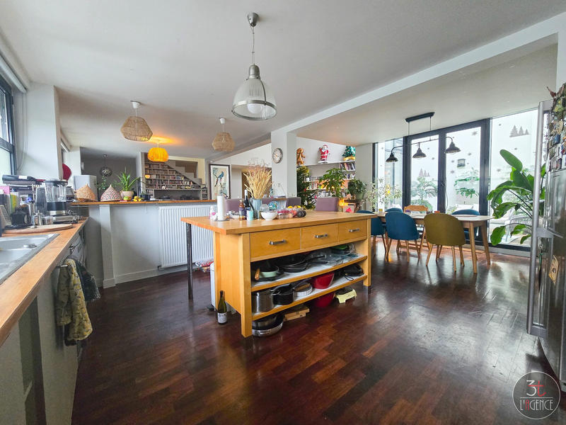 Maison - 227 m² - 6 pièces