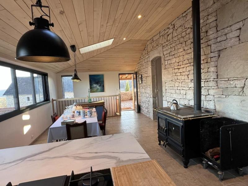 Corps de ferme - 180 m² - 6 pièces