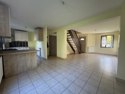 Maison - 90 m² - 5 pièces