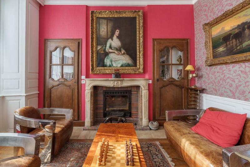 Demeure - 250 m² - 10 pièces