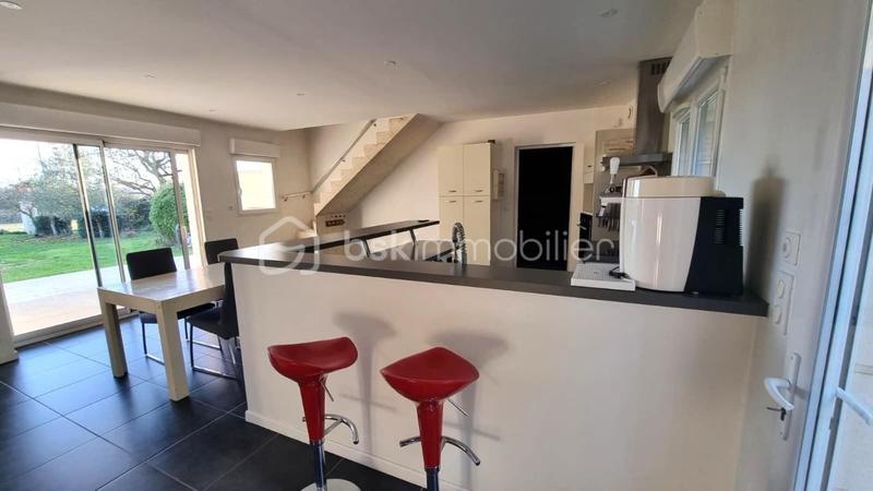 Maison traditionnelle - 180 m² - 5 pièces