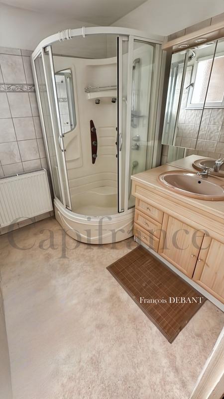 Maison - 203 m² - 8 pièces