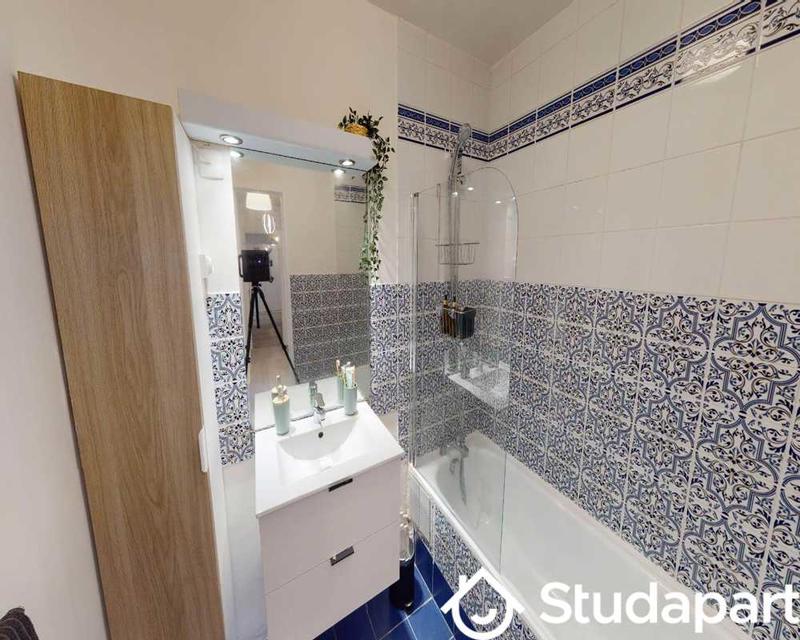 Chambre - 70 m² - 1 pièce