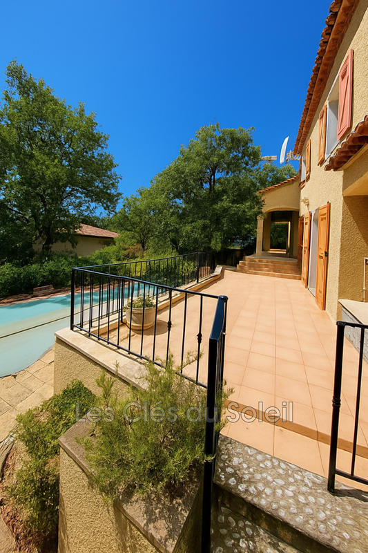 Maison - 117 m² - 6 pièces