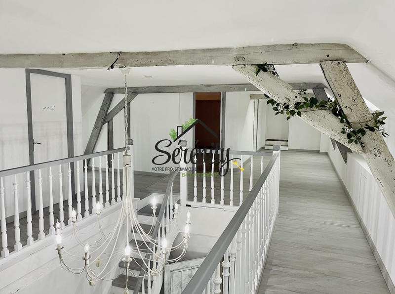 Maison - 260 m² - 6 pièces