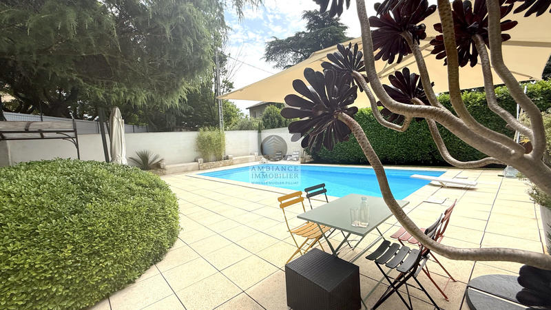 Maison - 174 m² - 9 pièces