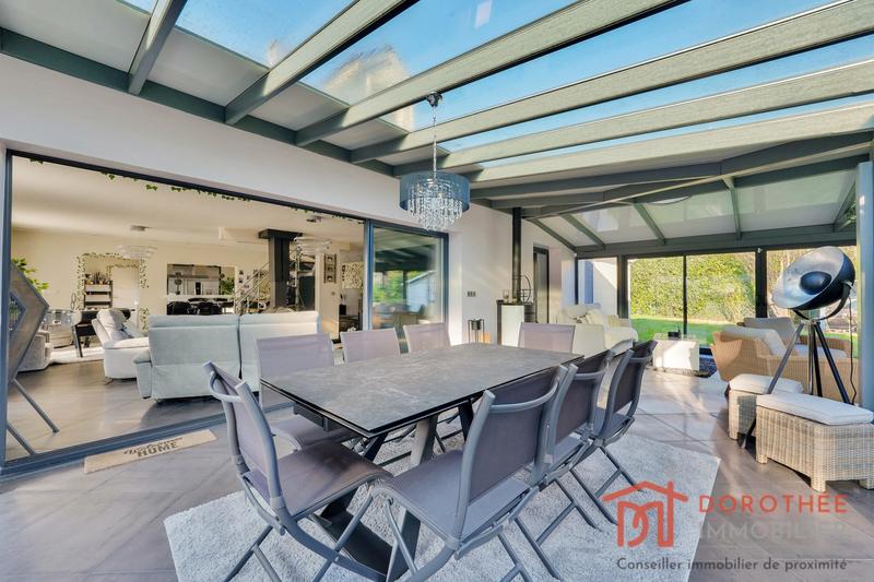 Maison - 212 m² - 8 pièces