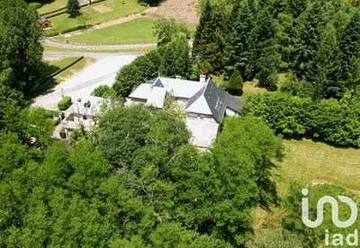 Maison - 900 m² - 7 pièces