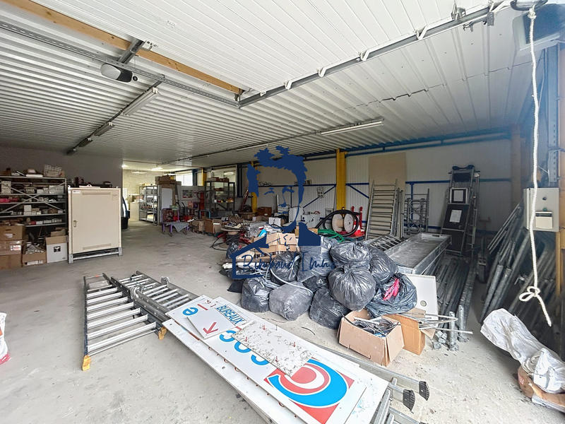 Local d'activités - 330 m²