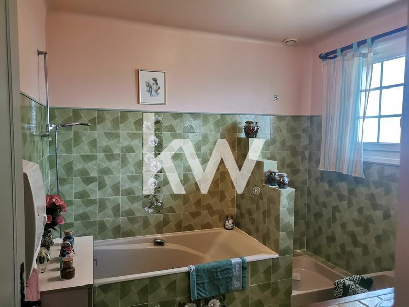 Maison - 98 m² - 5 pièces