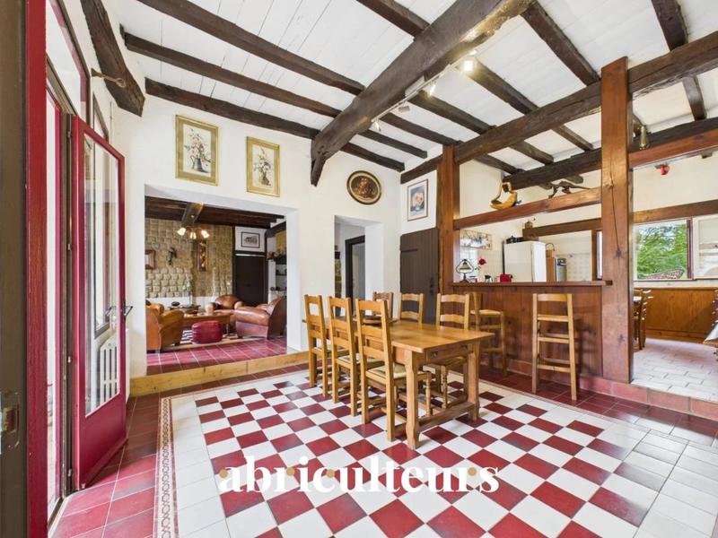 Maison ancienne - 235 m² - 8 pièces