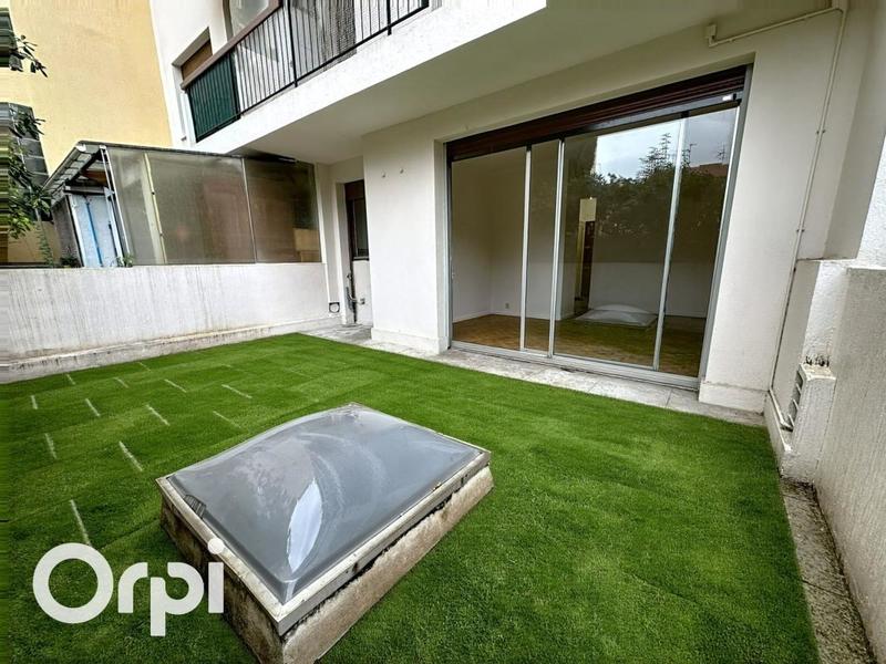 Studio - 38 m² - 1 pièce