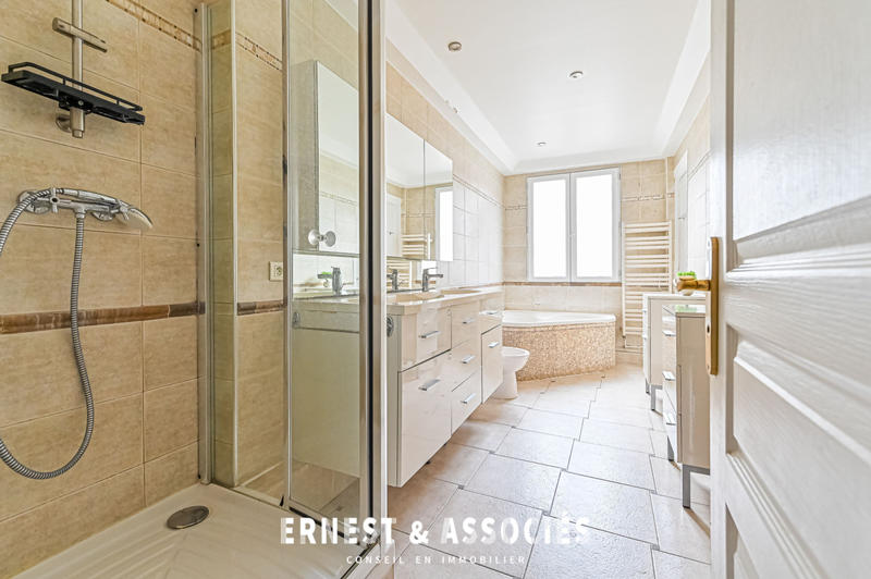 Appartement - 127 m² - 5 pièces