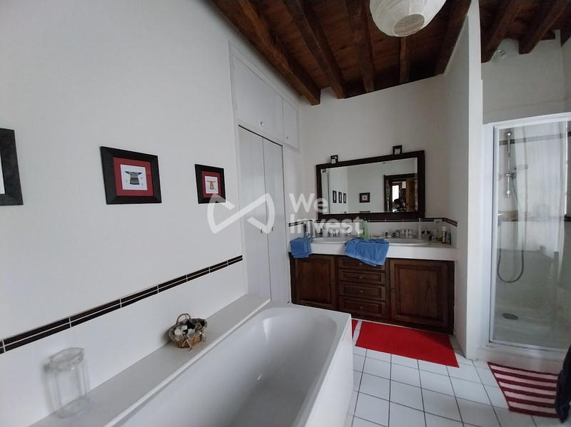 Maison - 315 m² - 10 pièces