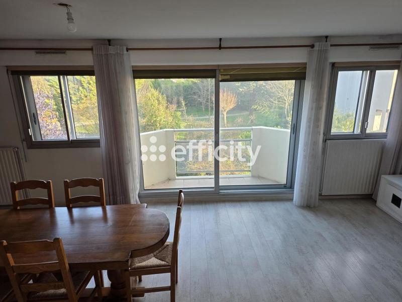 Appartement - 77 m² - 3 pièces