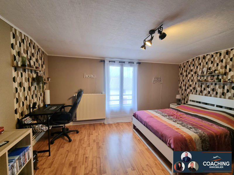 Maison - 187 m² - 9 pièces