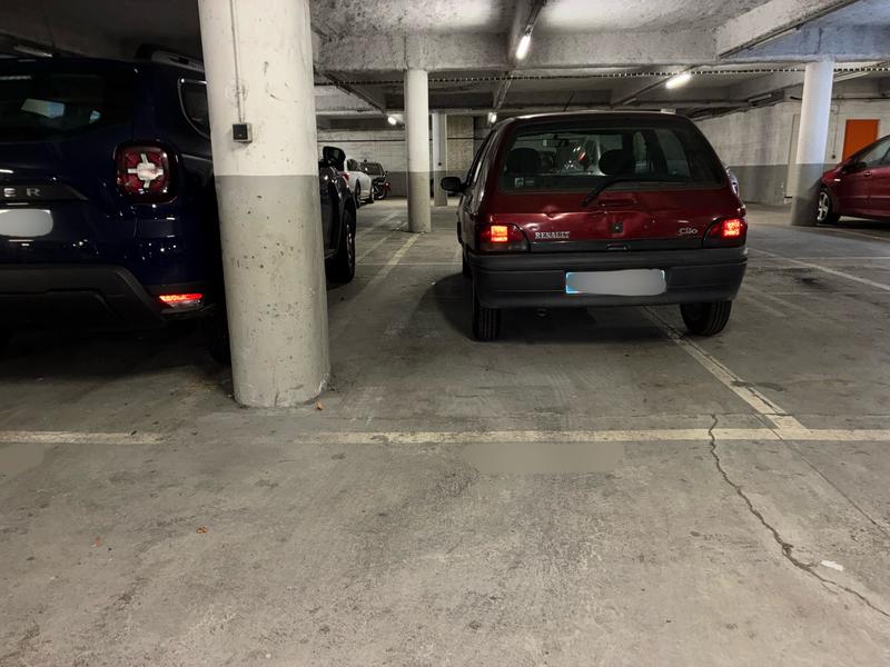 Parking / Garage - 193 m²