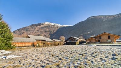 Terrain constructible - 705 m²