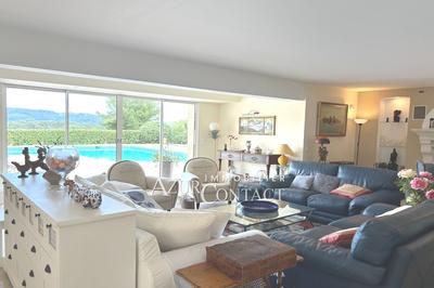 Villa - 295 m² - 5 pièces