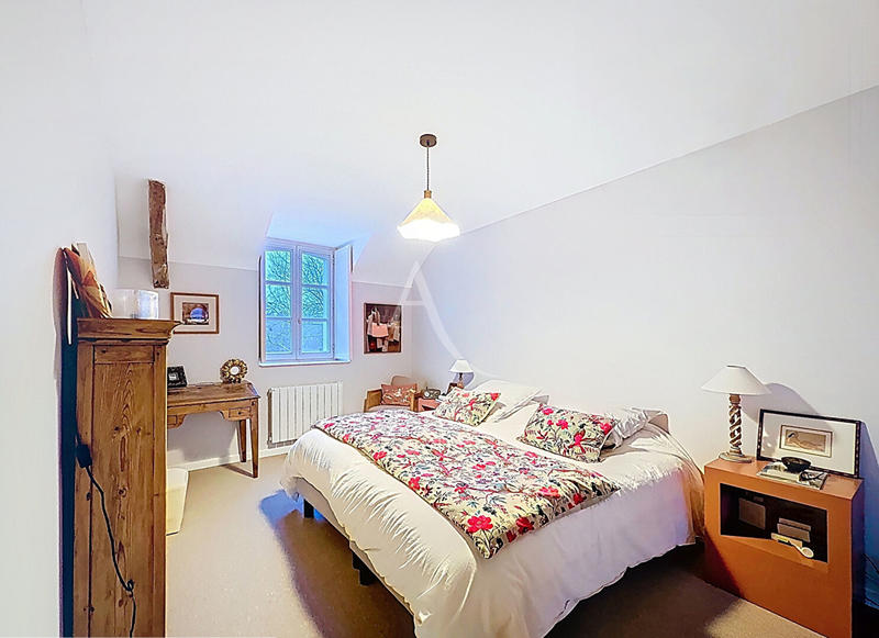 Maison - 203 m² - 11 pièces