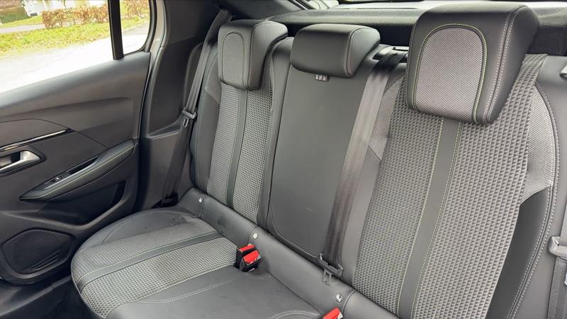 Peugeot 208 136 50 kWh Gt