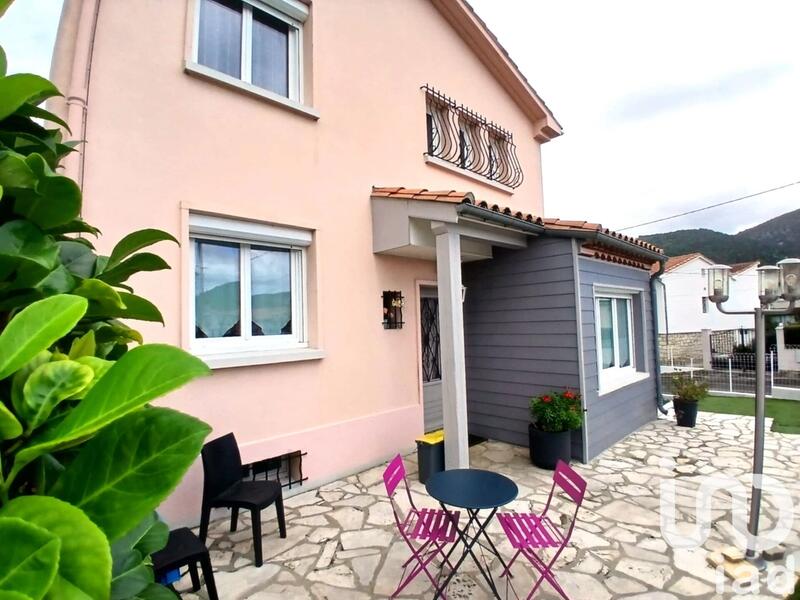 Maison - 93 m² - 5 pièces