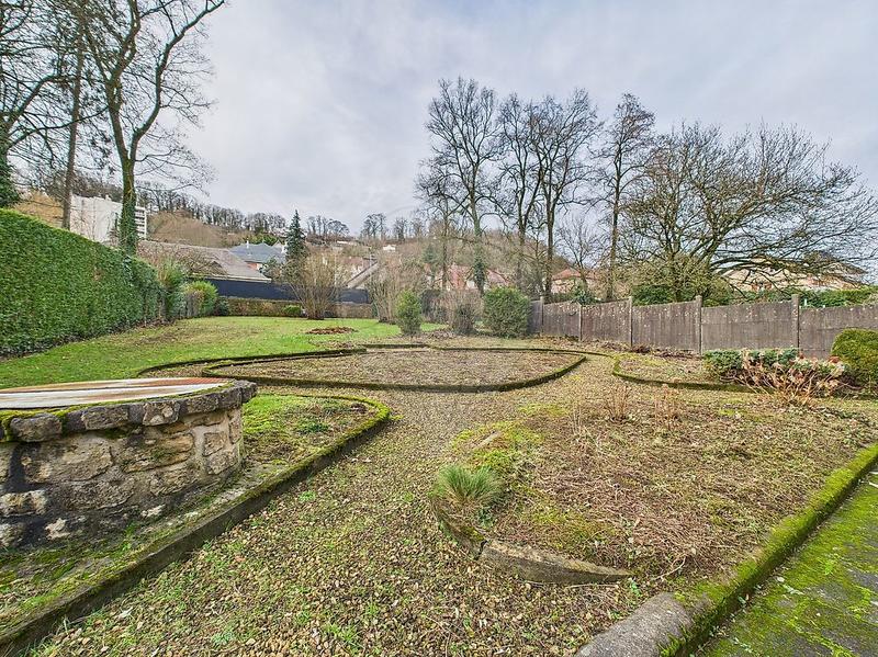 Maison - 210 m² - 10 pièces