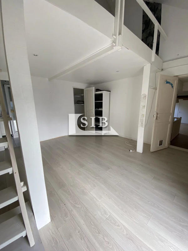Maison - 228 m² - 7 pièces