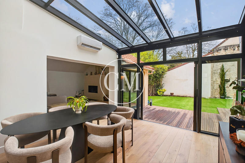 Maison - 215 m² - 6 pièces