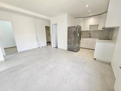 Immeuble - 176 m² - 6 pièces