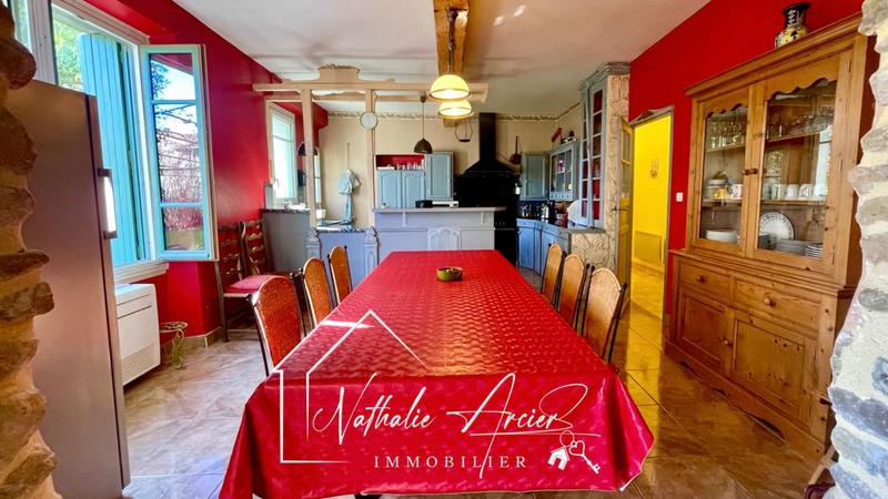 Maison - 254 m² - 8 pièces