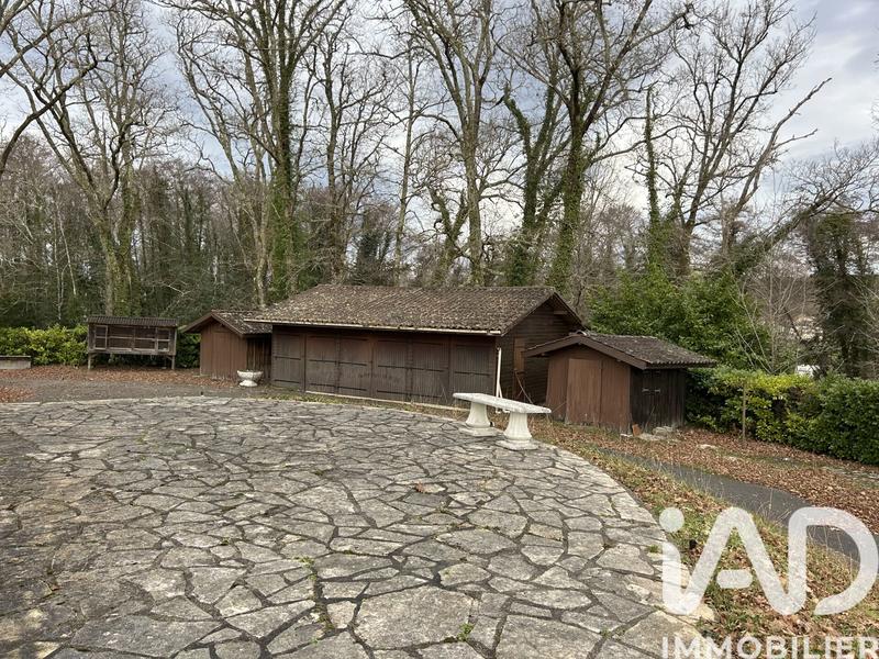 Maison - 231 m² - 9 pièces