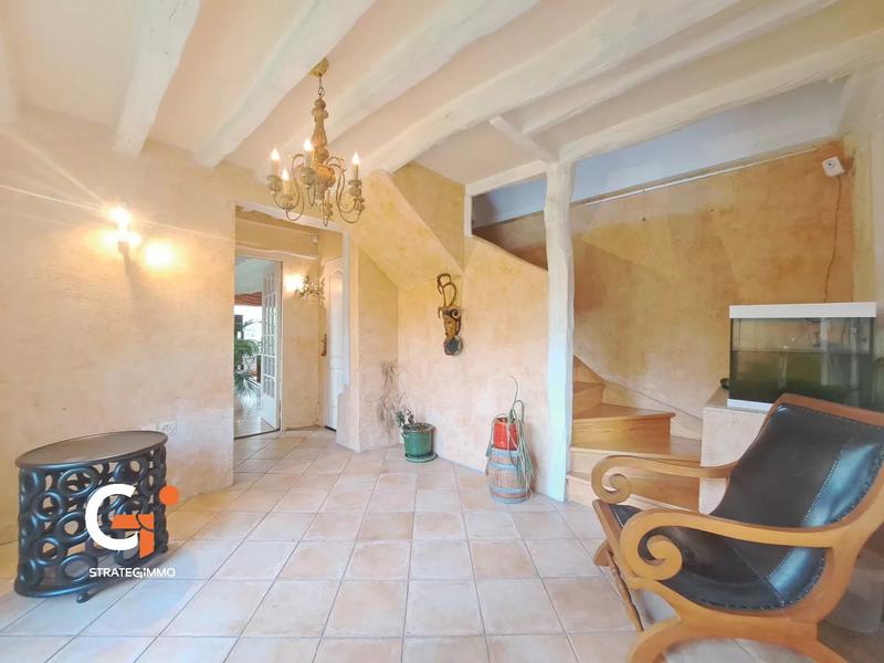 Maison - 361 m² - 10 pièces