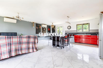 Maison traditionnelle - 96 m² - 4 pièces