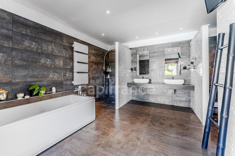 Maison d'architecte - 350 m² - 11 pièces