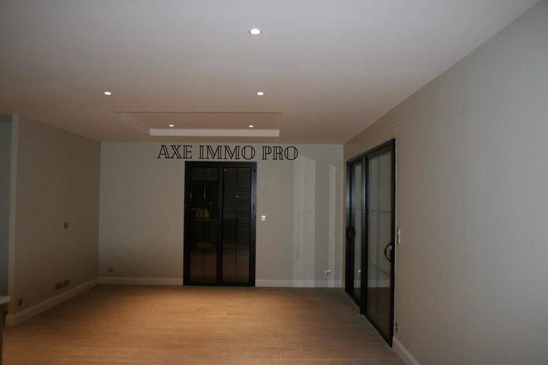 Bureau - 126 m² - 8 pièces